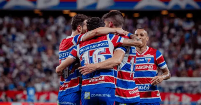Libertadores: Vélez eufórico desembarca em Fortaleza para duelo histórico
