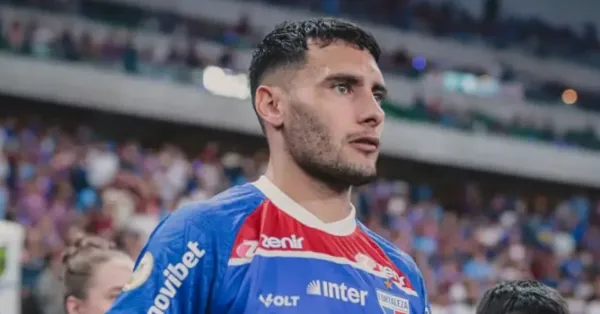 Martínez deixa Fortaleza e assina com o Vitória em transferência surpreendente